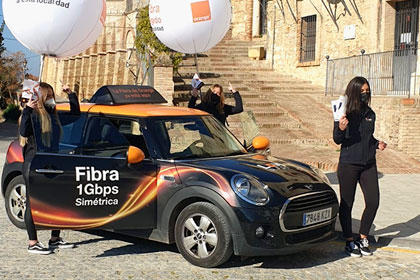 Orange Trade Marketing Nacional Fibra Coche Azafatos